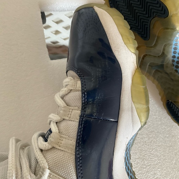 Air Jordan 11 Retro Sneakers - Picture 5 of 16